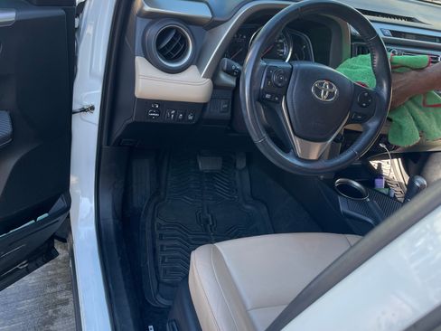 Used 2014 Toyota RAV4 Limited w/ Technology Package image 6