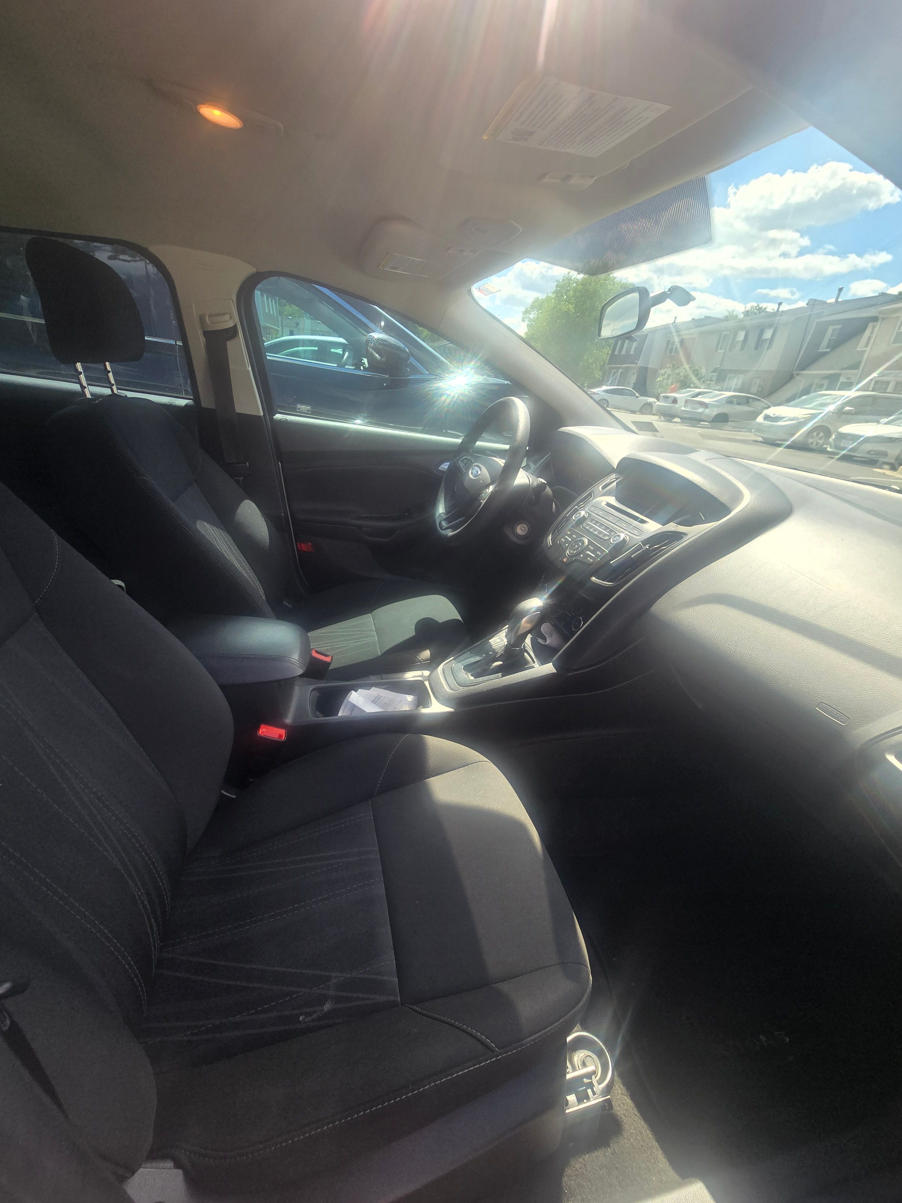 Used 2017 Ford Focus SE FWD image 6