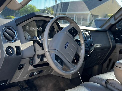 Used 2008 Ford F250 Lariat image 13