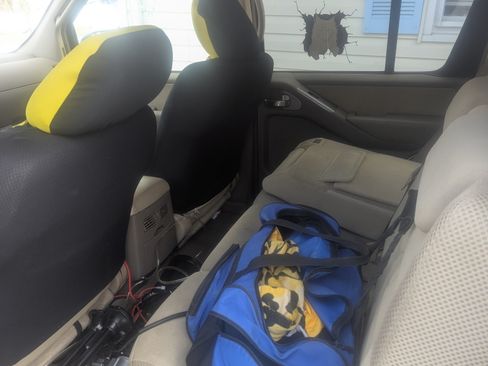 Used 2010 Nissan Pathfinder S image 5