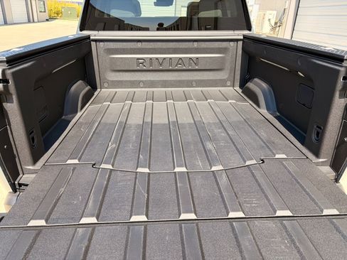 Used 2026 Rivian R1T Premium AWD/4WD image 24