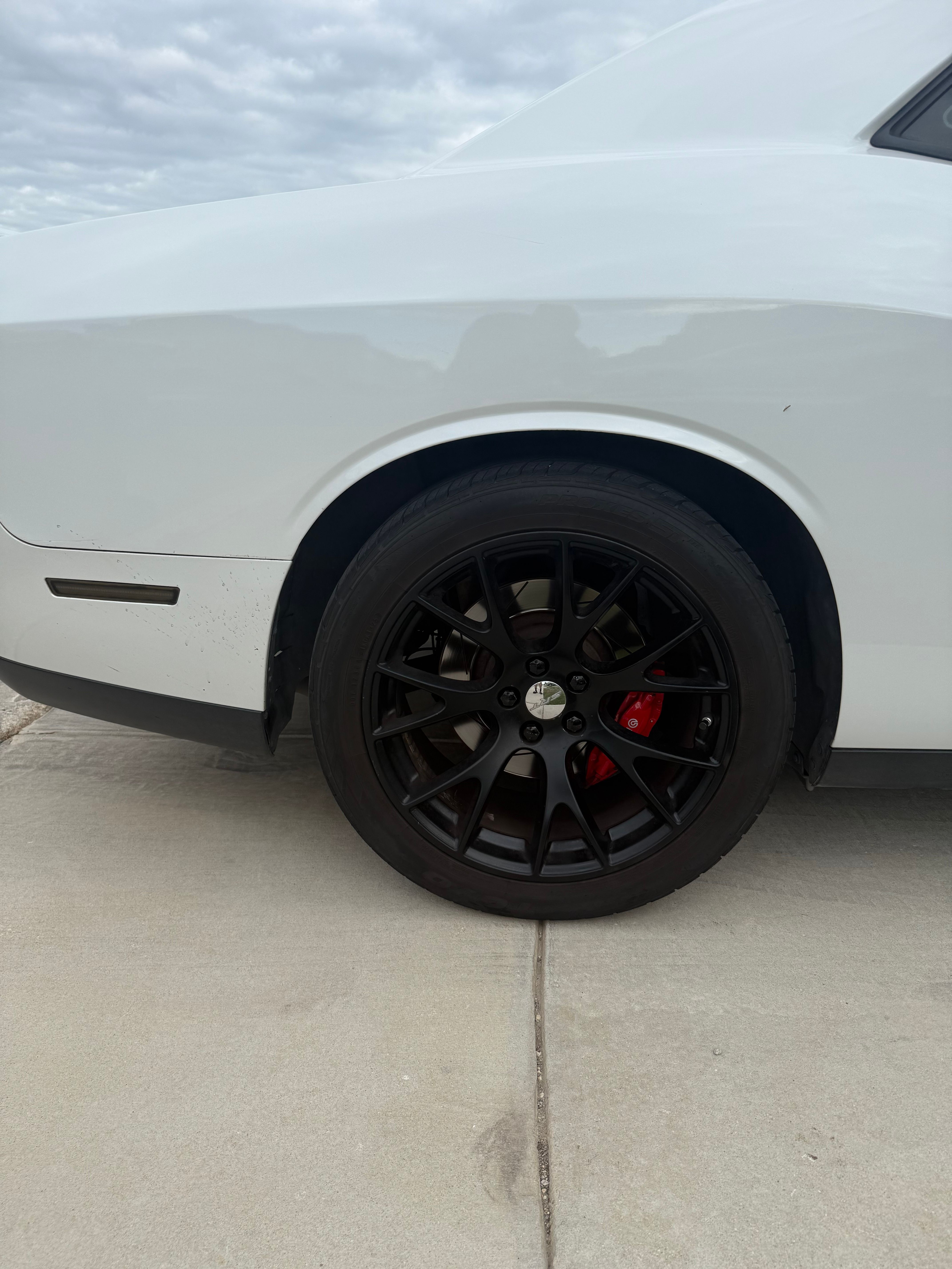 Used 2015 Dodge Challenger SRT w/ Technology Group RWD image 25