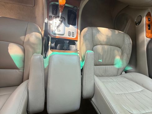 Used 2006 Lexus LX 470 4WD image 16