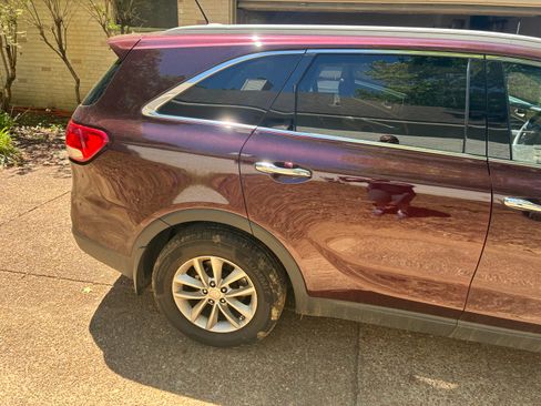 Used 2017 Kia Sorento FWD image 8