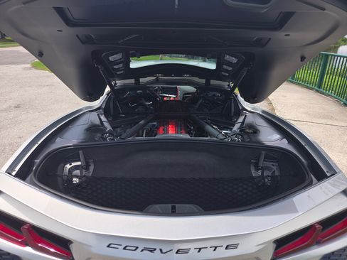 Used 2024 Chevrolet Corvette Stingray Preferred Cpe w/ Z51 Performance Package image 2