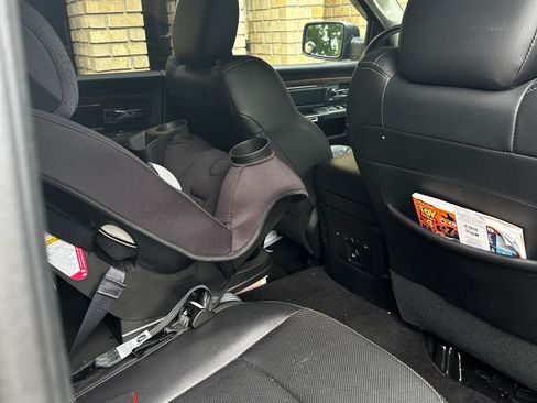 Used 2016 RAM 1500 Laramie w/ Convenience Group image 6