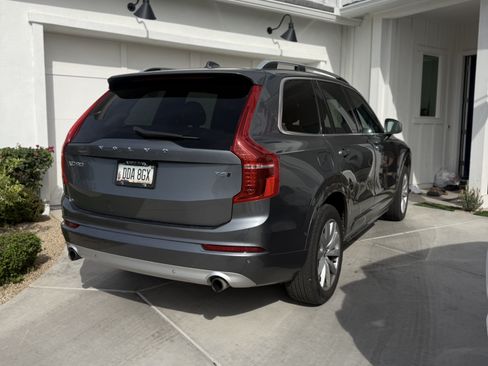 Used 2018 Volvo XC90 T5 Momentum w/ Convenience Package image 5