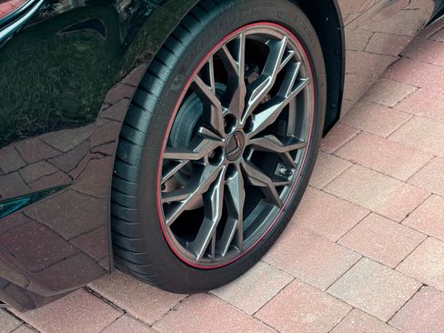 Used 2024 Chevrolet Corvette Stingray Preferred Cpe w/ Z51 Performance Package RWD image 11