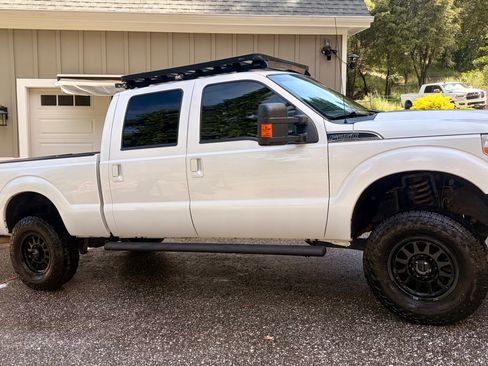 Used 2016 Ford F250 Lariat AWD/4WD image 2