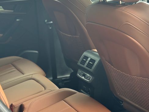 Used 2024 Audi Q5 2.0T Premium Plus w/ Premium Plus Package image 10