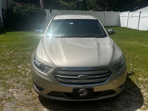 Used 2018 Ford Taurus Limited FWD image 1