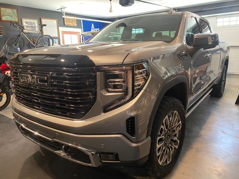 Used 2025 GMC Sierra 1500 Denali Ultimate image 6
