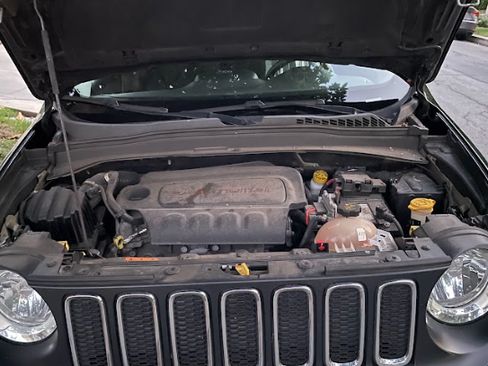 Used 2016 Jeep Renegade Sport w/ Power & Air Group image 19