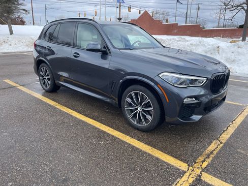 Used 2021 BMW X5 xDrive40i w/ M Sport Package image 2