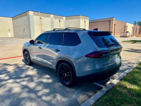 Used 2025 Toyota Grand Highlander AWD Hybrid image 5