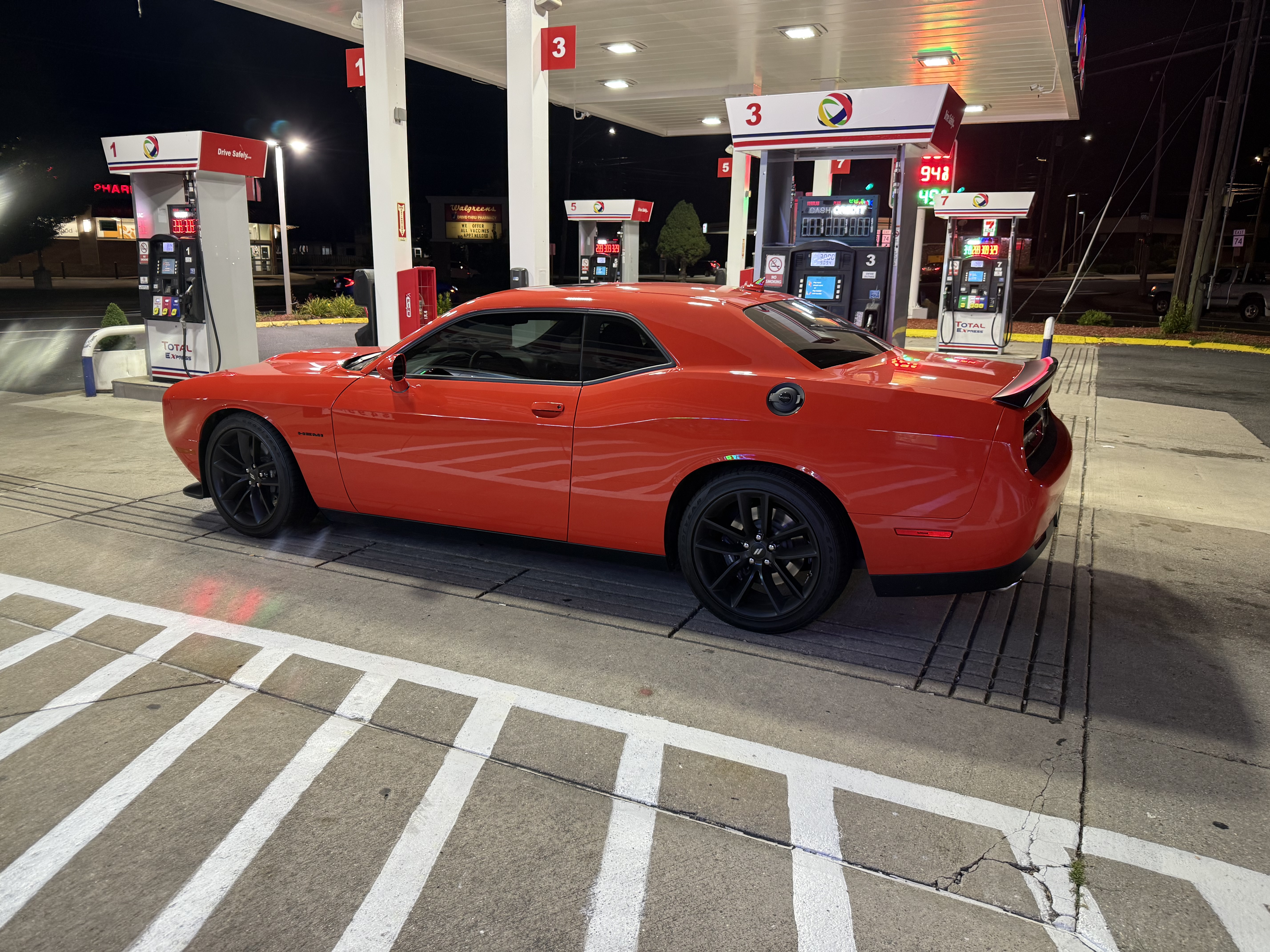 Used 2022 Dodge Challenger R/T w/ Plus Package RWD image 11