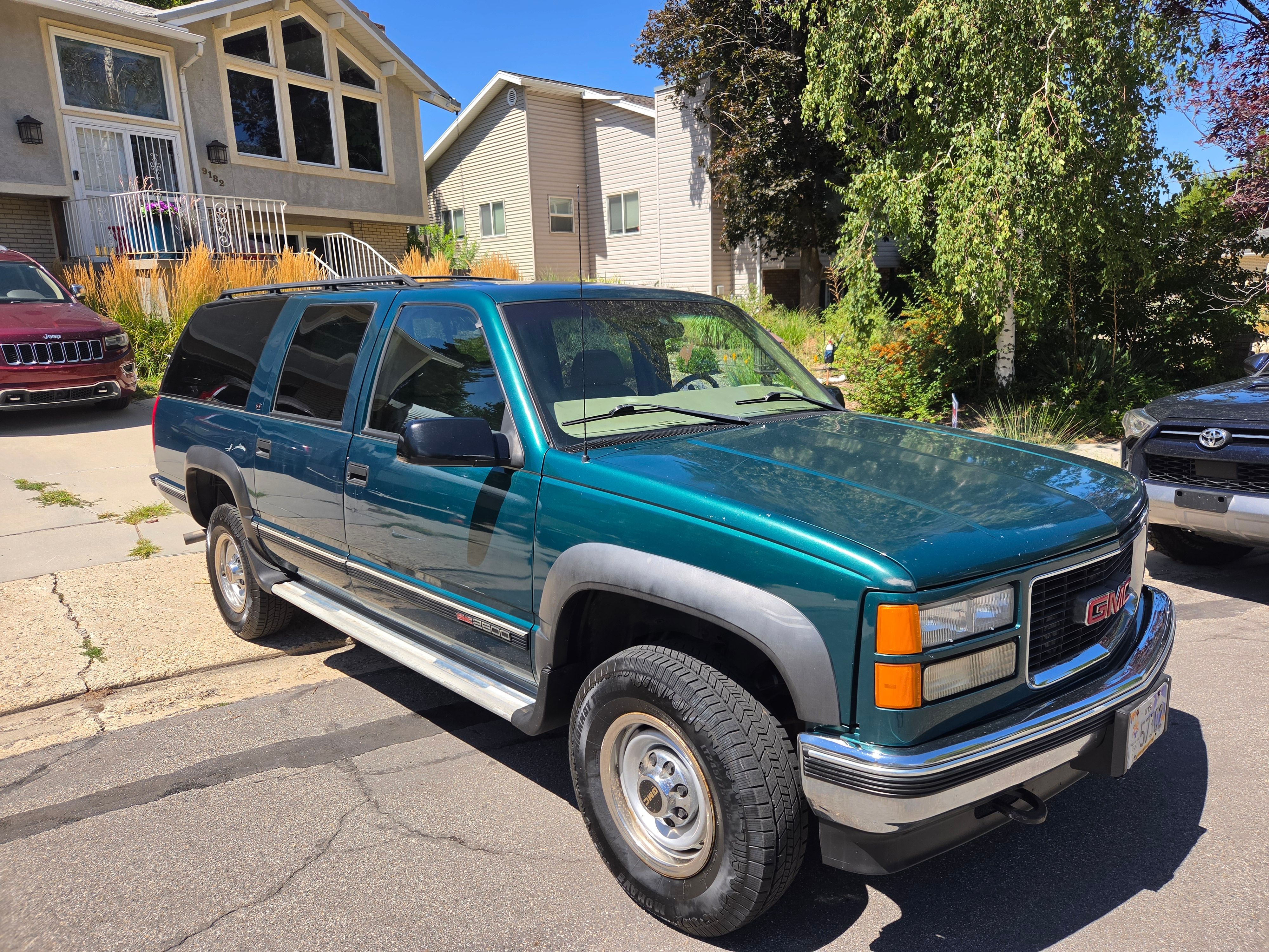 Used 1998 GMC Suburban 2500 w/ Marketing Opt Pkg 3 AWD/4WD image 10