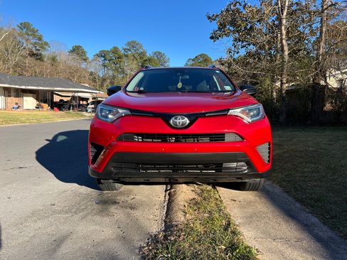 Used 2017 Toyota RAV4 LE image 5