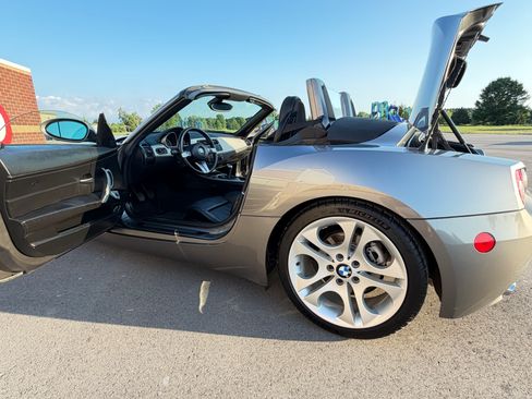 Used 2005 BMW Z4 3.0i RWD image 18