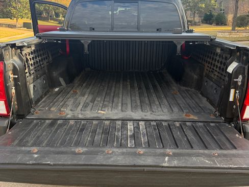 Used 2017 Toyota Tacoma SR5 image 10