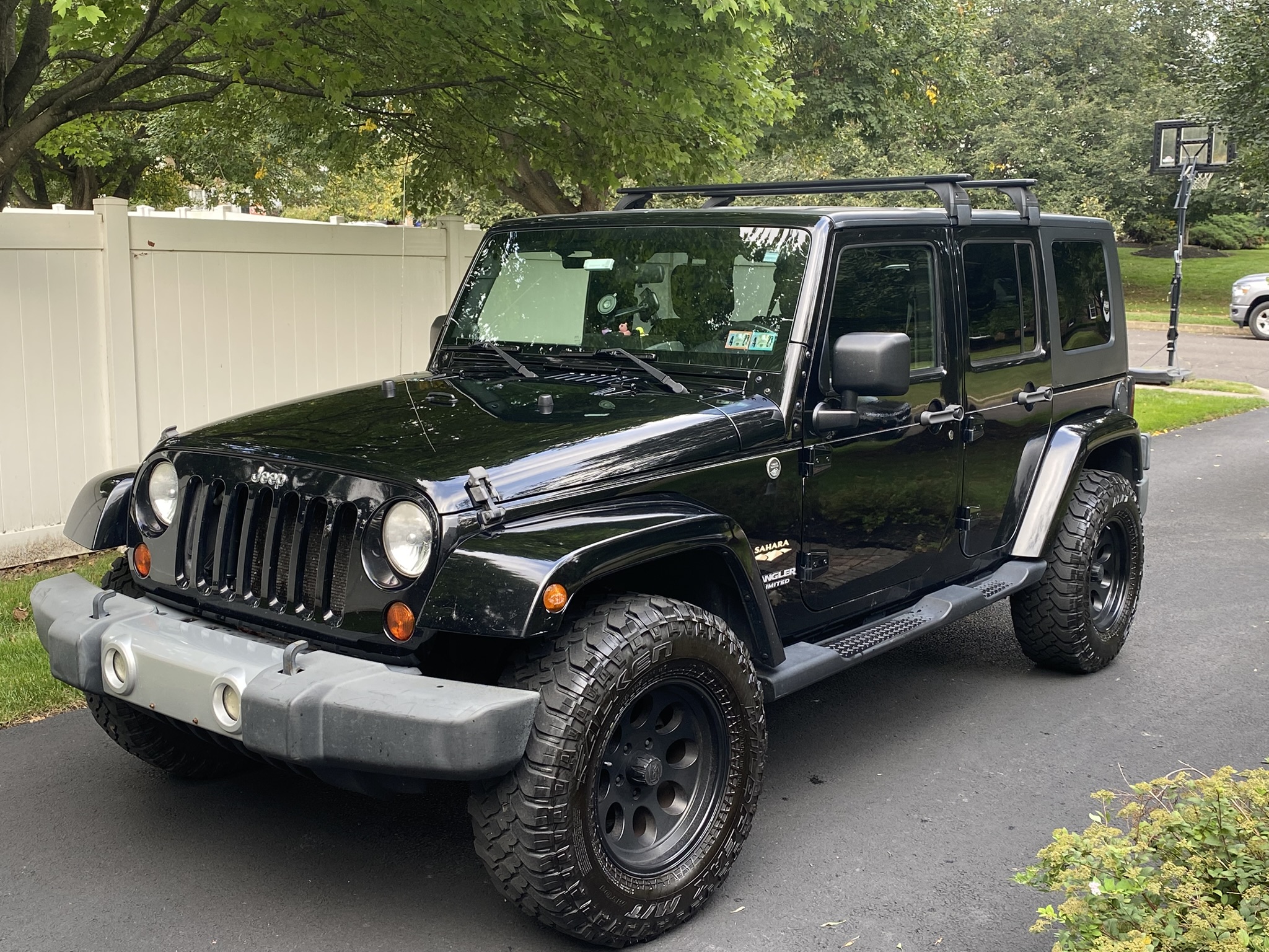 Used 2009 Jeep Wrangler Unlimited Sahara AWD/4WD image 1