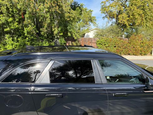 Used 2020 Land Rover Range Rover Velar R-Dynamic S image 6