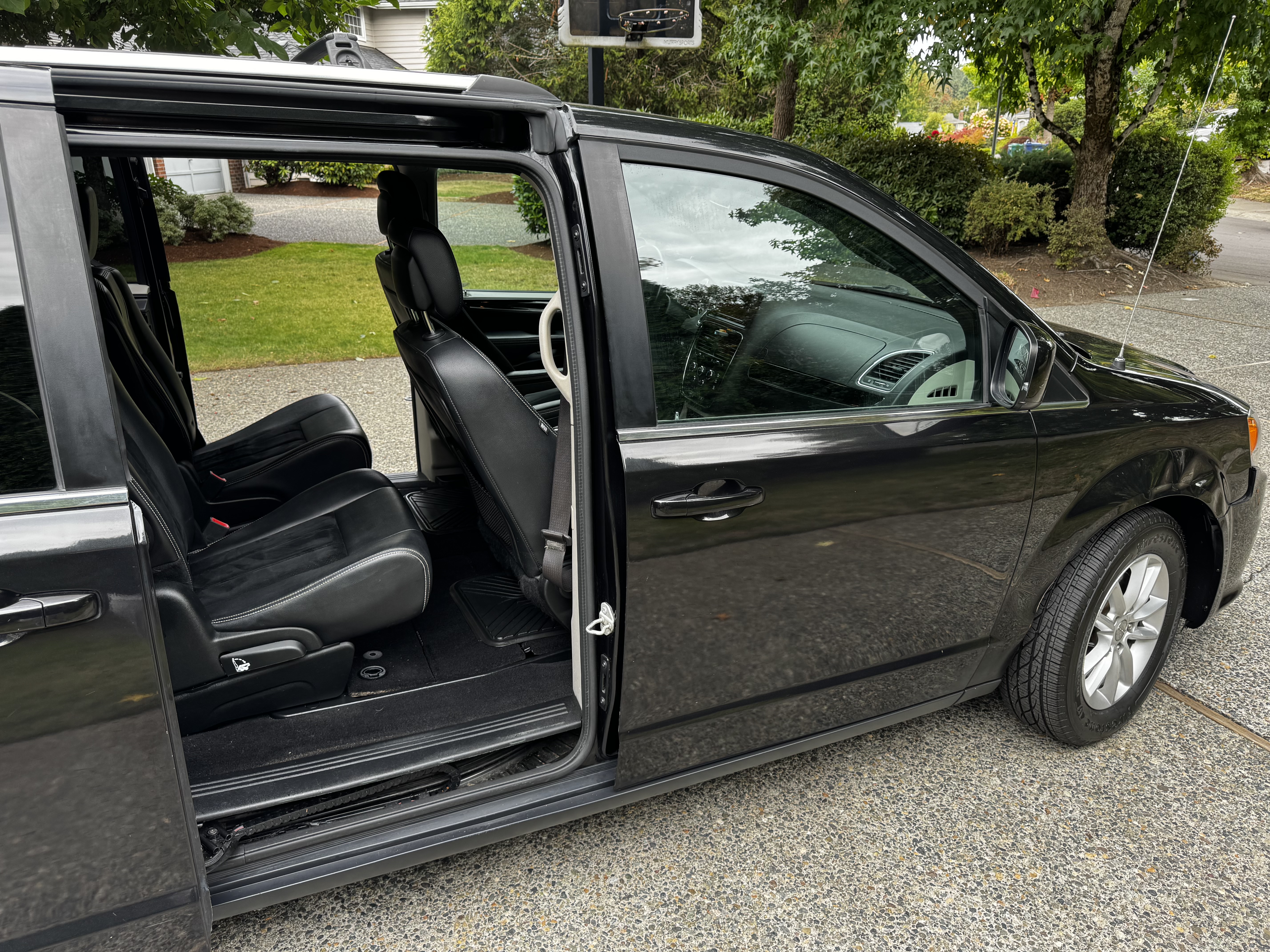 Used 2018 Dodge Grand Caravan SXT FWD image 5
