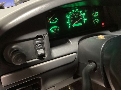 Used 1995 Ford F150 2WD Regular Cab image 12