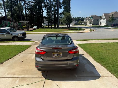 Used 2013 Ford Focus SE FWD image 5