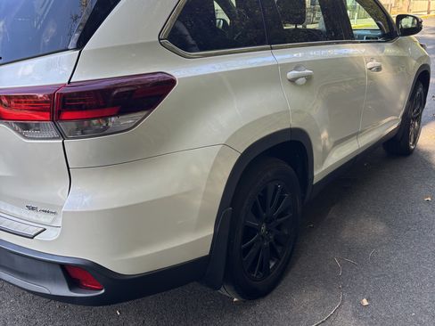 Used 2019 Toyota Highlander SE image 6