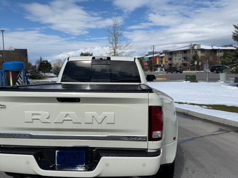 Used 2018 RAM 3500 Laramie Longhorn image 4