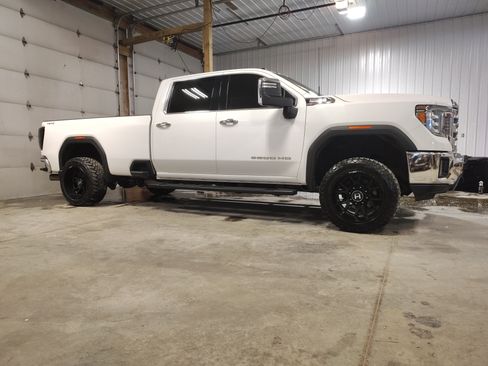 Used 2020 GMC Sierra 3500 SLT image 9