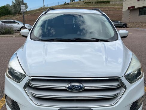 Used 2018 Ford Escape SE image 1