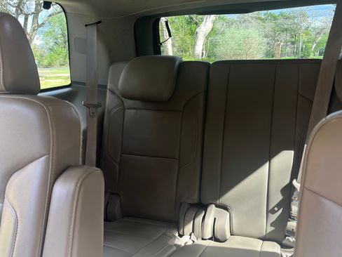 Used 2015 Chevrolet Tahoe LT w/ Luxury Package image 12