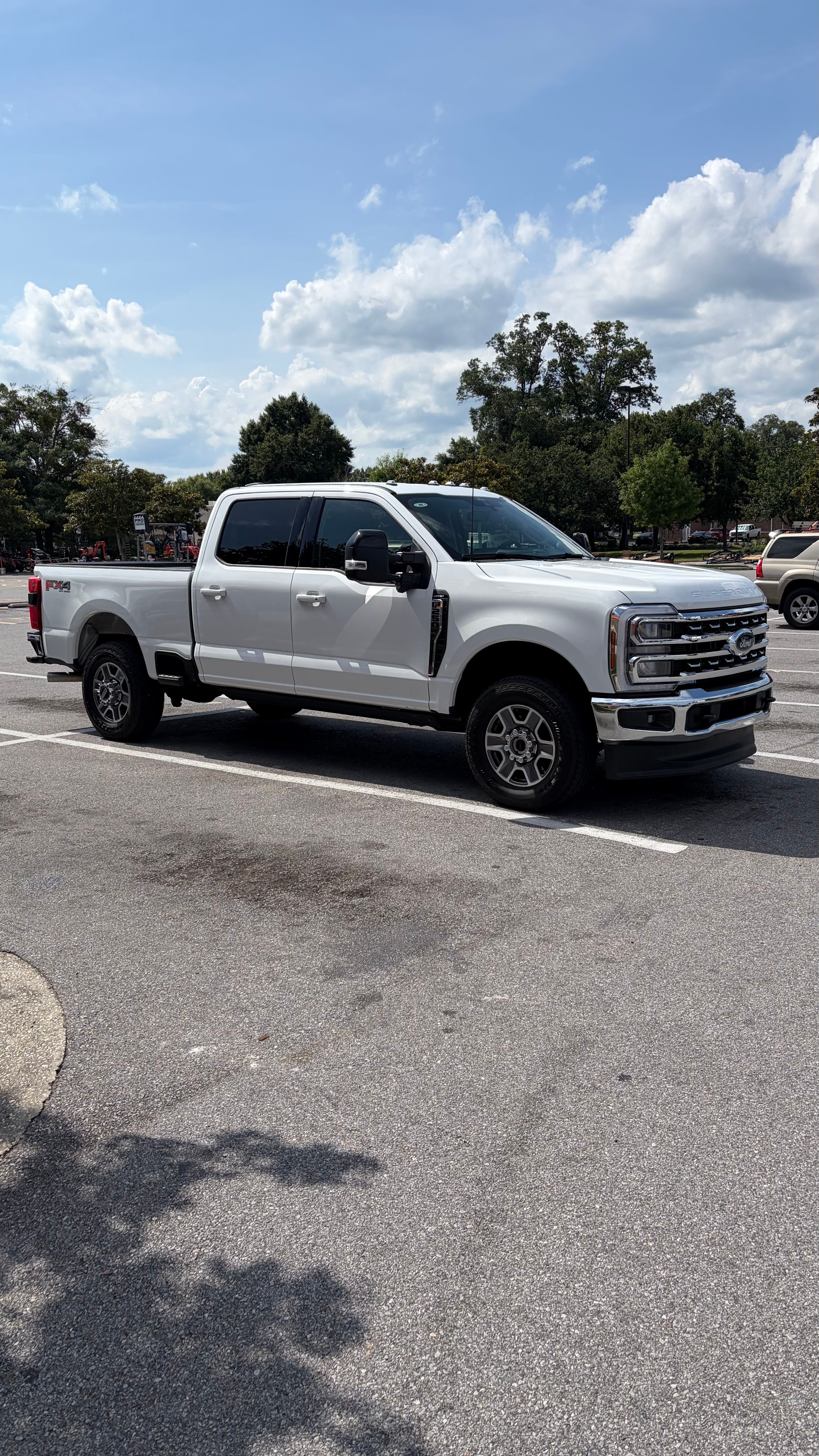 Used 2026 Ford F250 Lariat w/ FX4 Off-Road Package AWD/4WD image 2