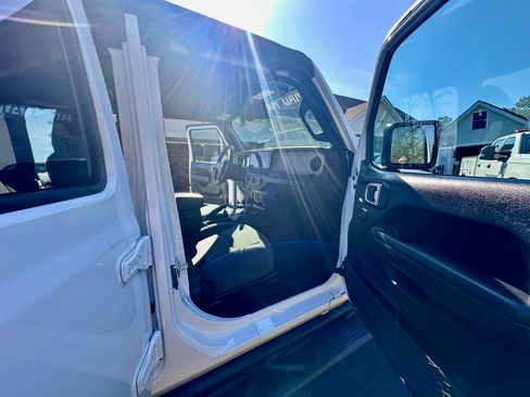 Used 2024 Jeep Wrangler Unlimited Sport image 10