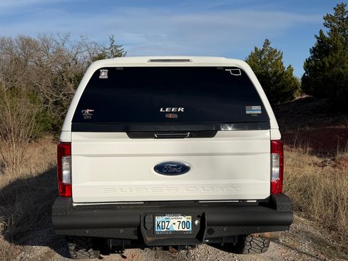 Used 2017 Ford F250 Lariat w/ Lariat Value Package image 6