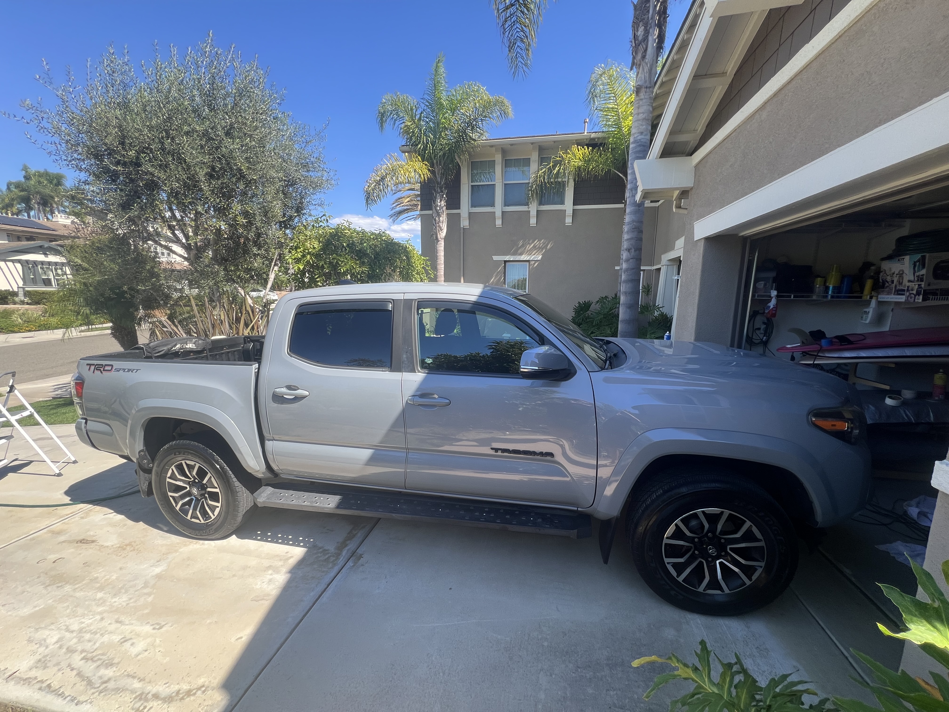 Used 2020 Toyota Tacoma TRD Sport w/ Technology Package RWD image 2