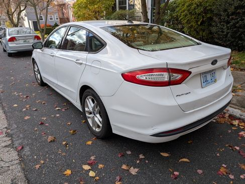 Used 2013 Ford Fusion SE image 5