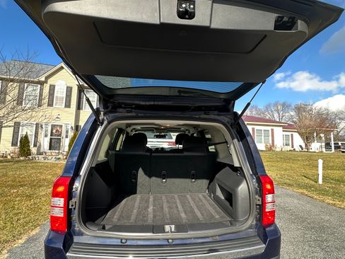 Used 2017 Jeep Patriot High Altitude image 12