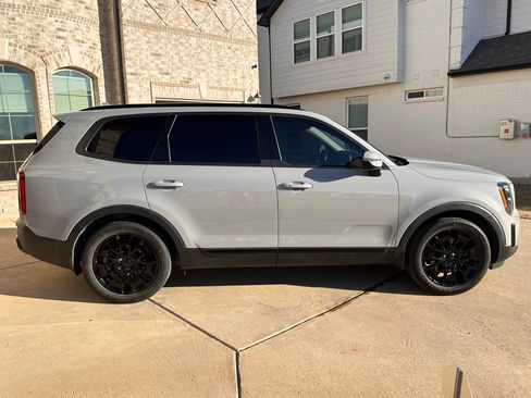 Used 2021 Kia Telluride SX w/ SX Prestige Package image 23