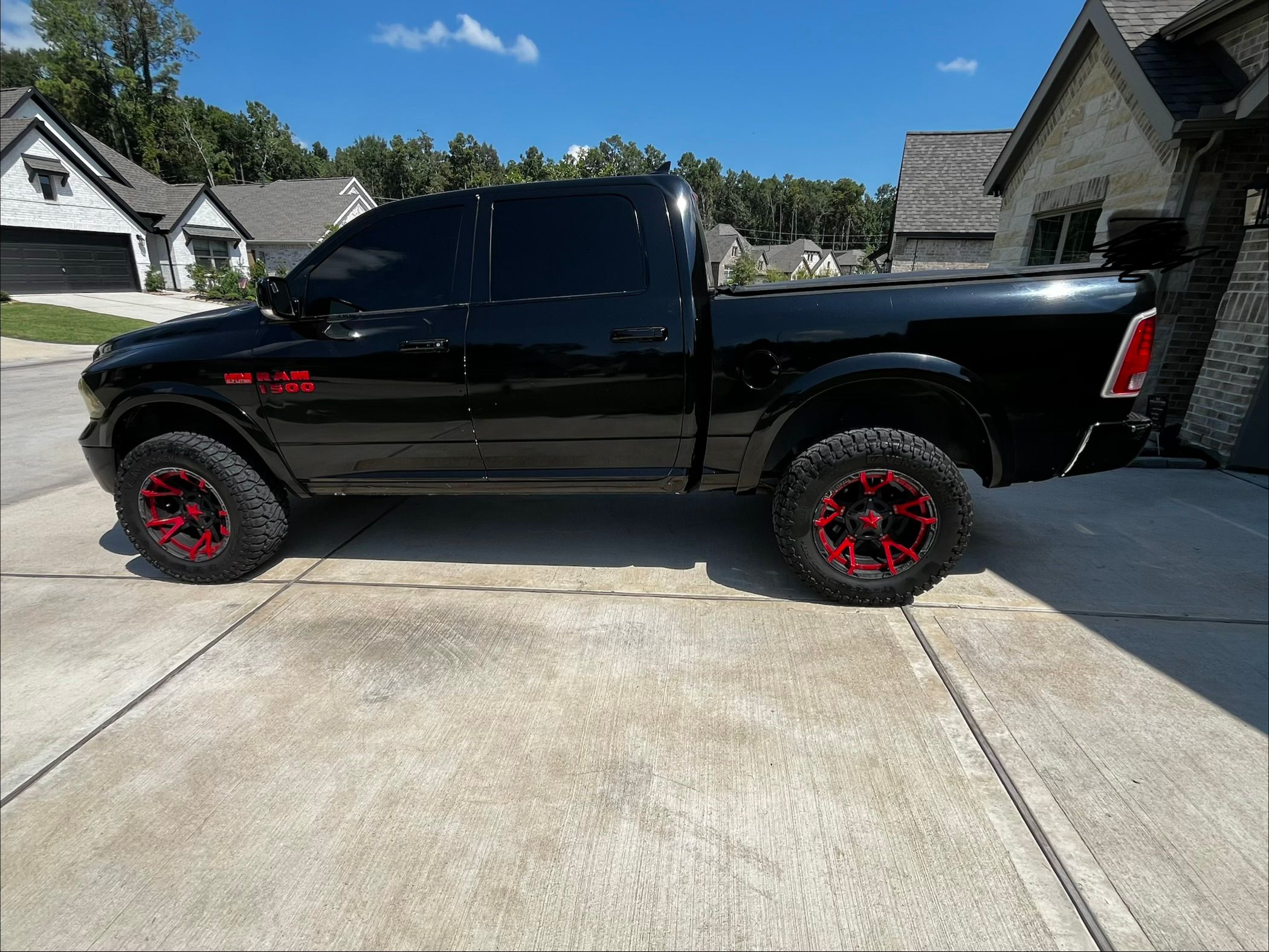 Used 2014 RAM 1500 Laramie w/ Convenience Group RWD image 1