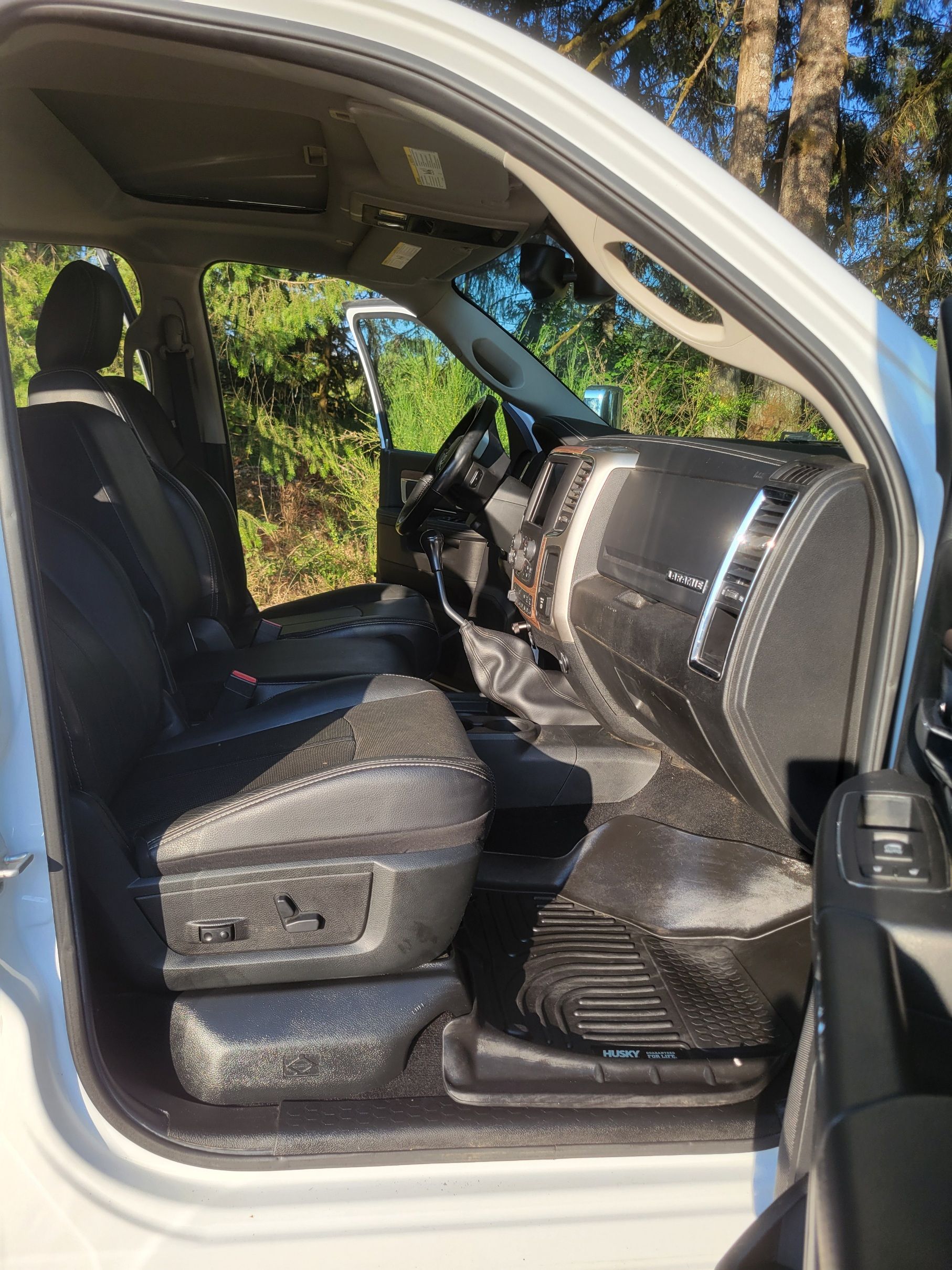 Used 2018 RAM 2500 Laramie w/ Convenience Group AWD/4WD image 16