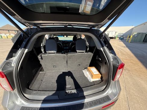 Used 2021 Ford Explorer Limited w/ Equipment Group 301A image 15