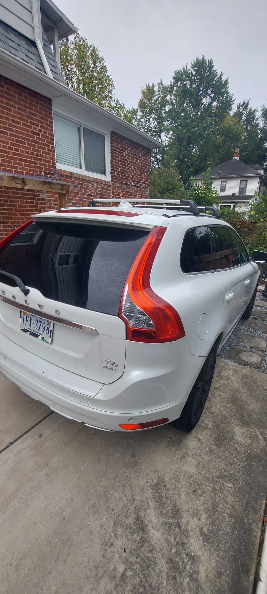 Used 2015 Volvo XC60 T6 w/ Proximity Package AWD/4WD image 14
