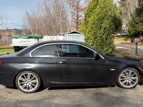 Used 2013 BMW 335i Convertible image 9