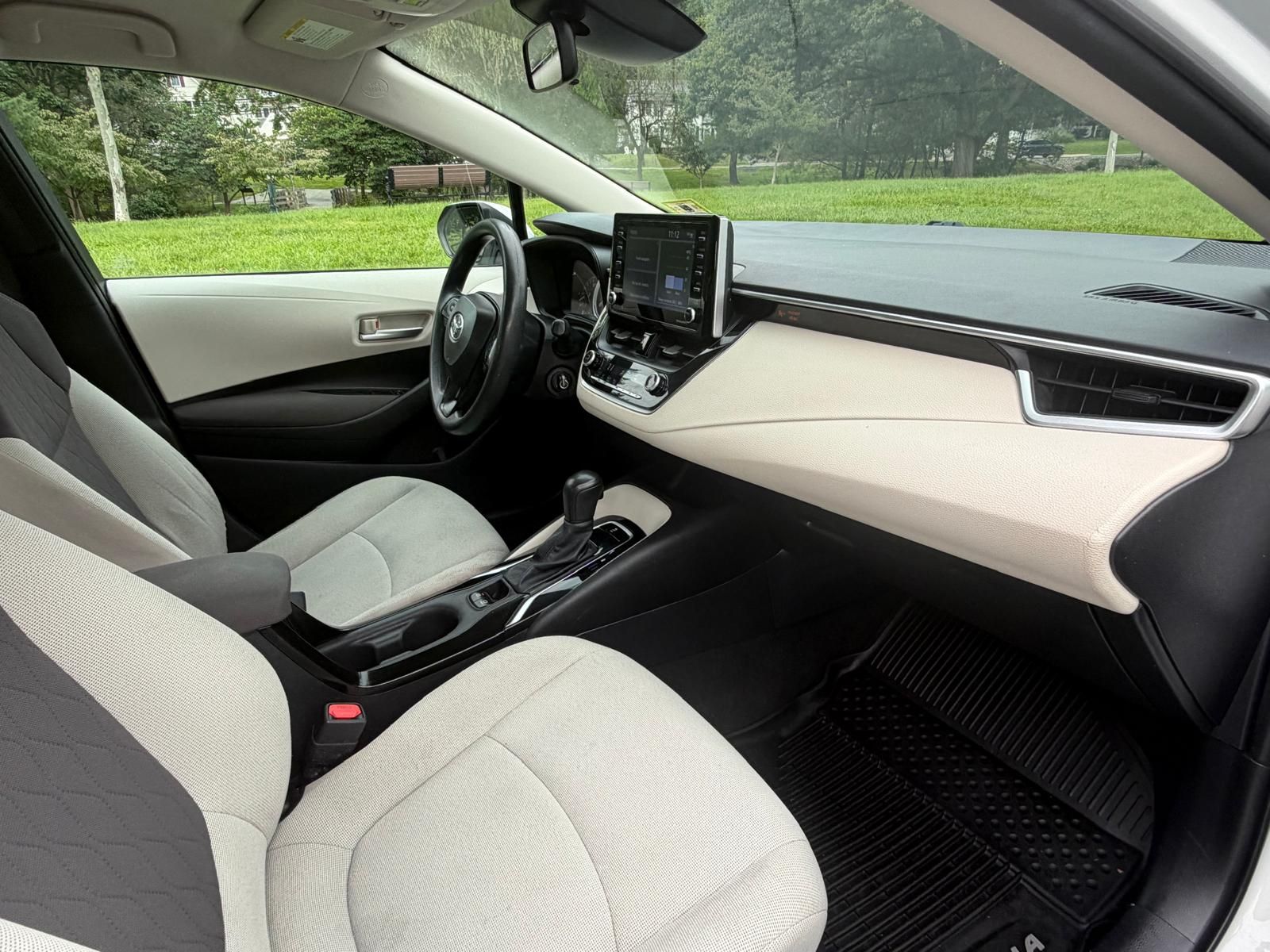 Used 2021 Toyota Corolla LE w/ Carpet Mat Package (TMS) FWD image 14