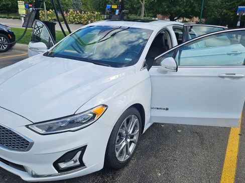 Used 2019 Ford Fusion Titanium FWD image 22