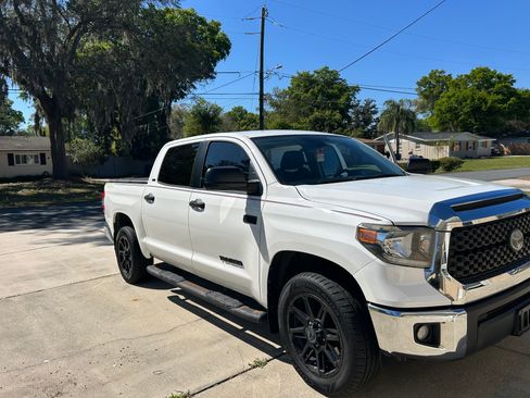 Used 2020 Toyota Tundra SR5 w/ SR5 Upgrade Package image 2
