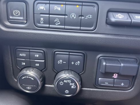 Used 2021 Chevrolet Tahoe High Country image 23